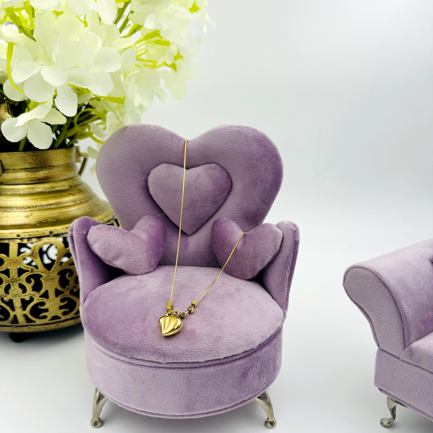 Glorious Stylist Leafy Chain Necklace