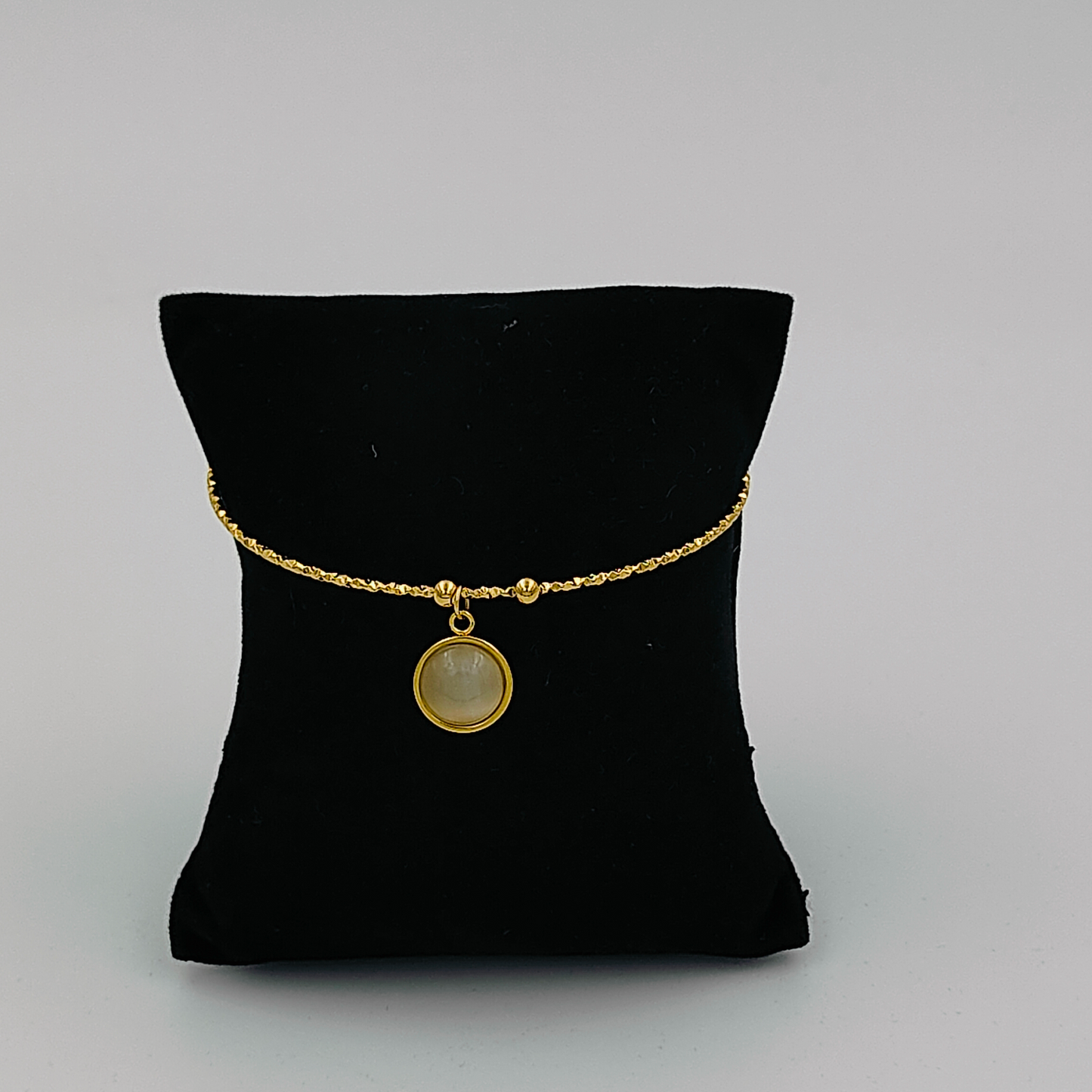 Minimalist Cat Eye Bracelet