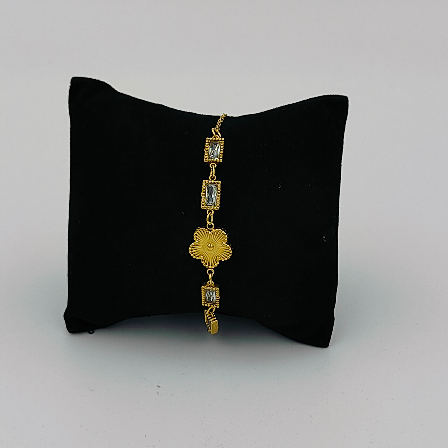 Single Clover Stone Loose Bracelet