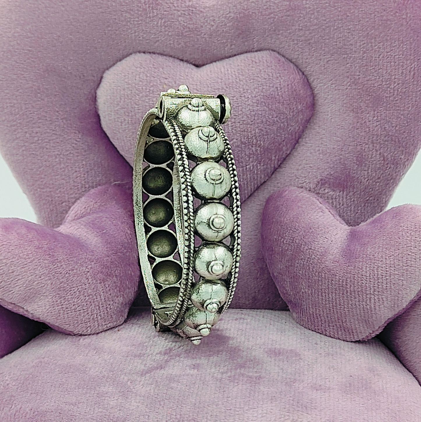 Women’s Oxidized Silver Closure Handcuff Bangle Kada