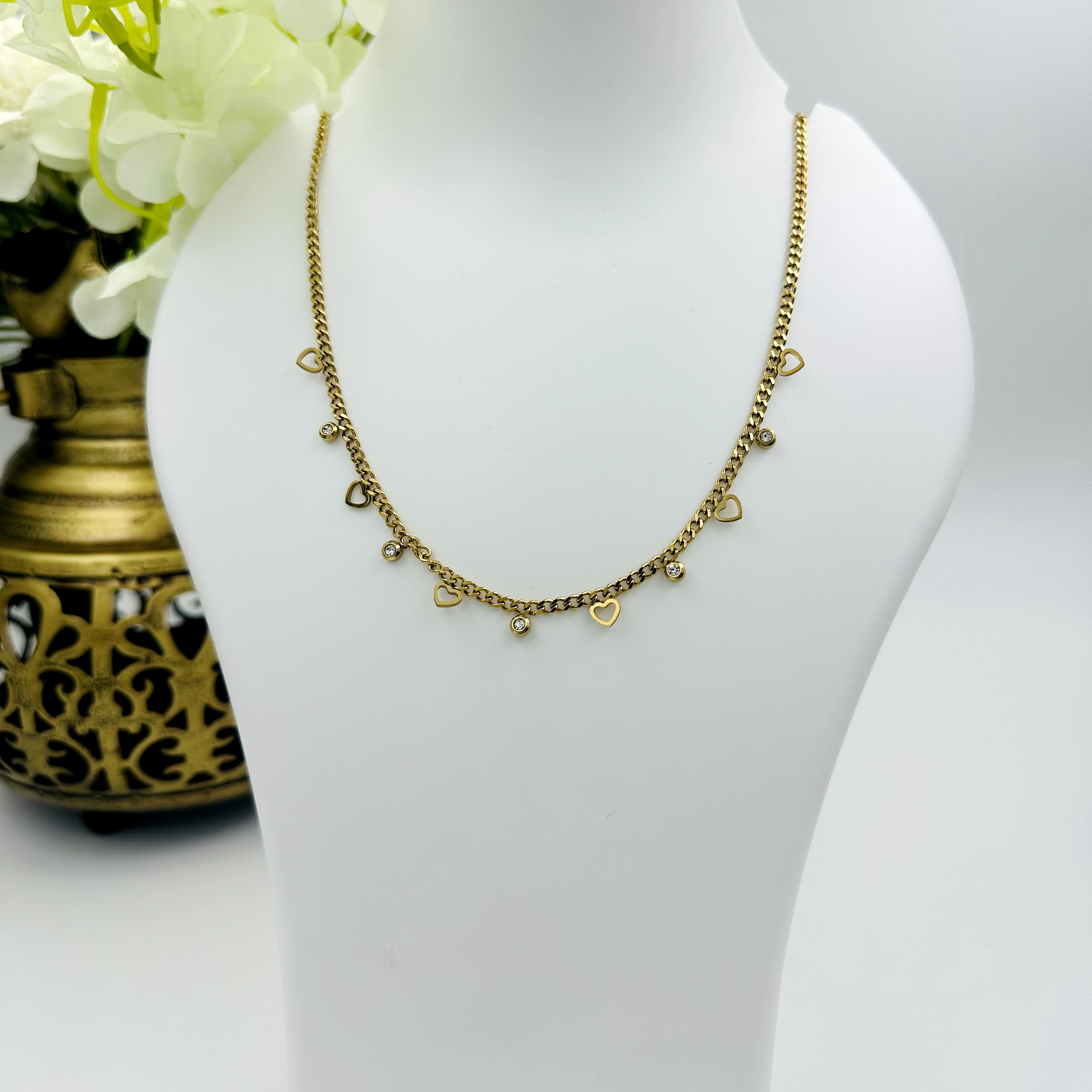 Eye Catching Charm Choker