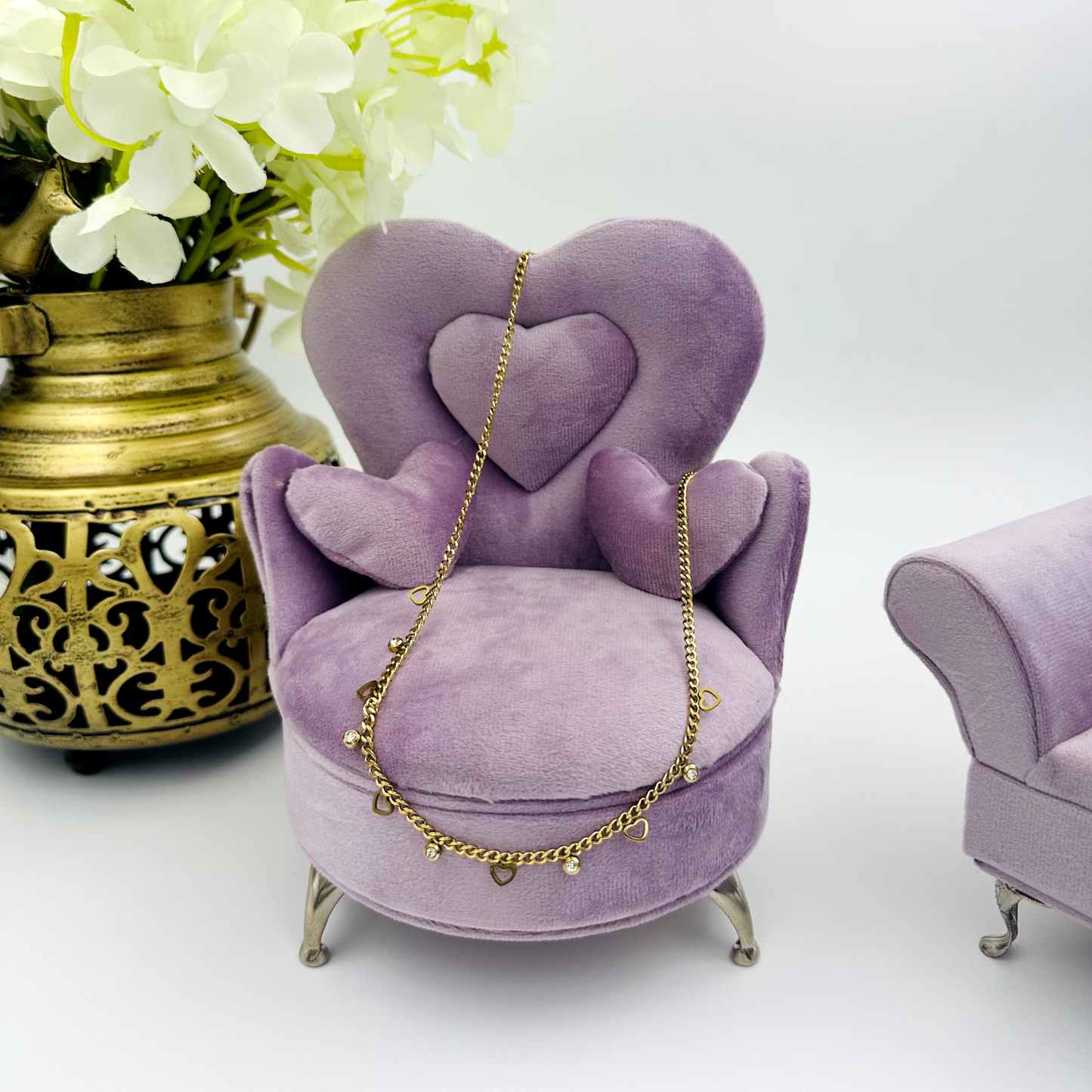 Eye Catching Charm Choker