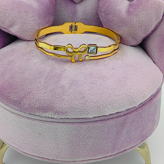 Gold Plated White Clover Bracelet