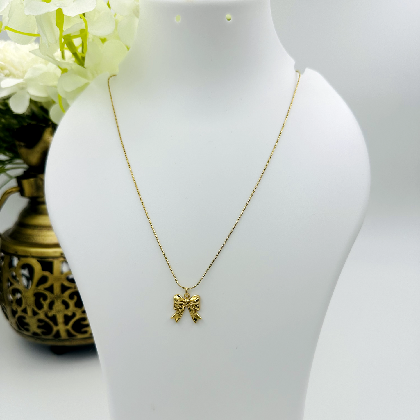 Minimal Bow Necklace