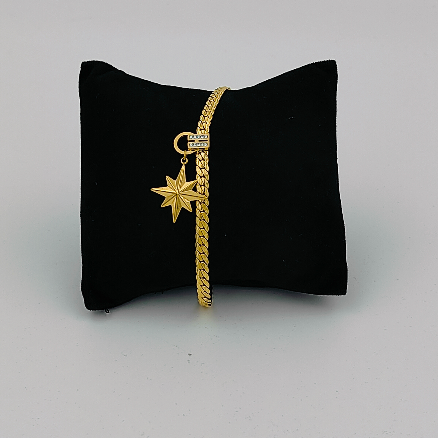 Stunning Snake Chain Star Bracelet