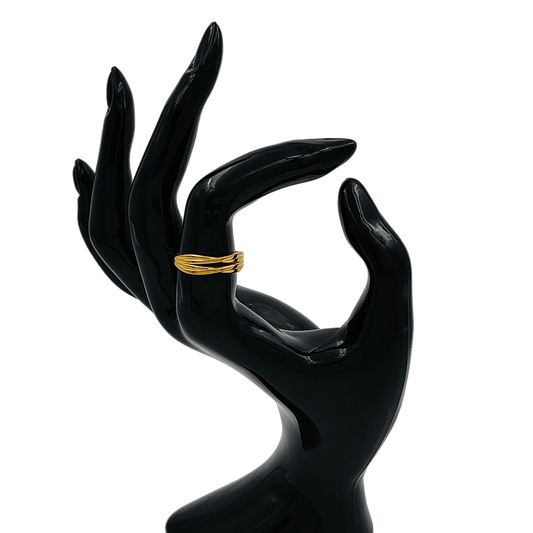 Wavy band anti tarnish ring