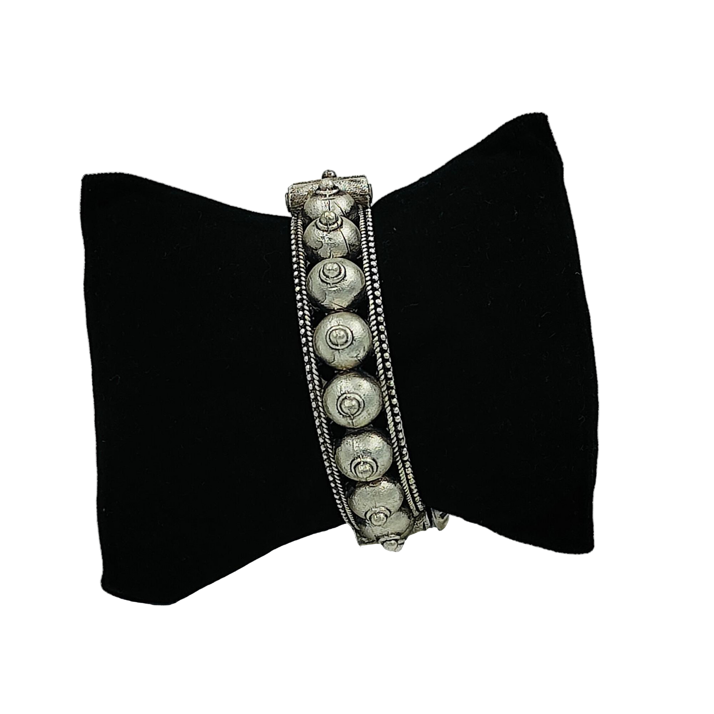 Women’s Oxidized Silver Closure Handcuff Bangle Kada